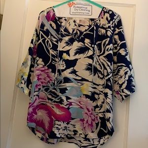 Beautiful 100% silk Yumi Kim floral blouse, XS 🌸